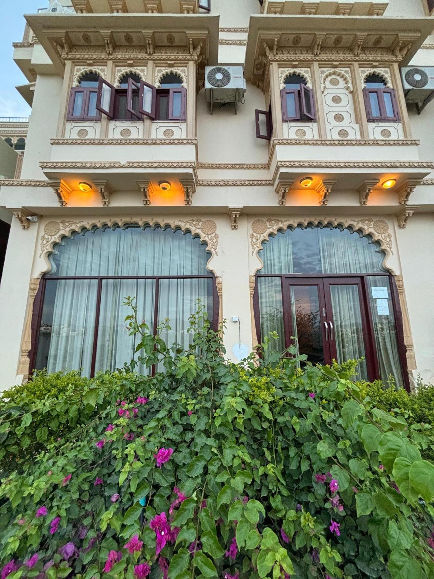 אודייפור Hotel Mewari Villa מראה חיצוני תמונה